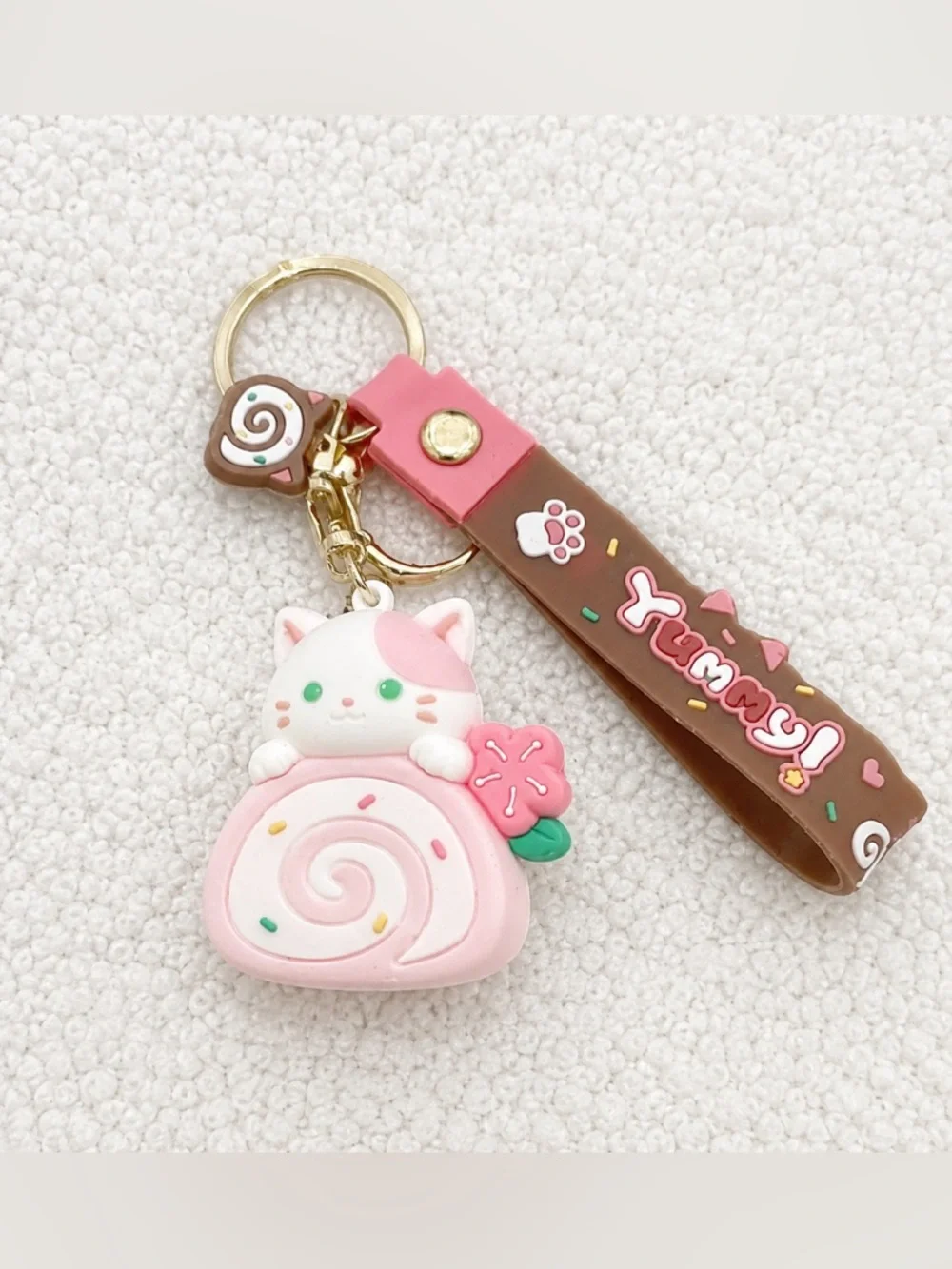 Pastel Cat Roll Cake Keychain – Kawaii Yummy Design